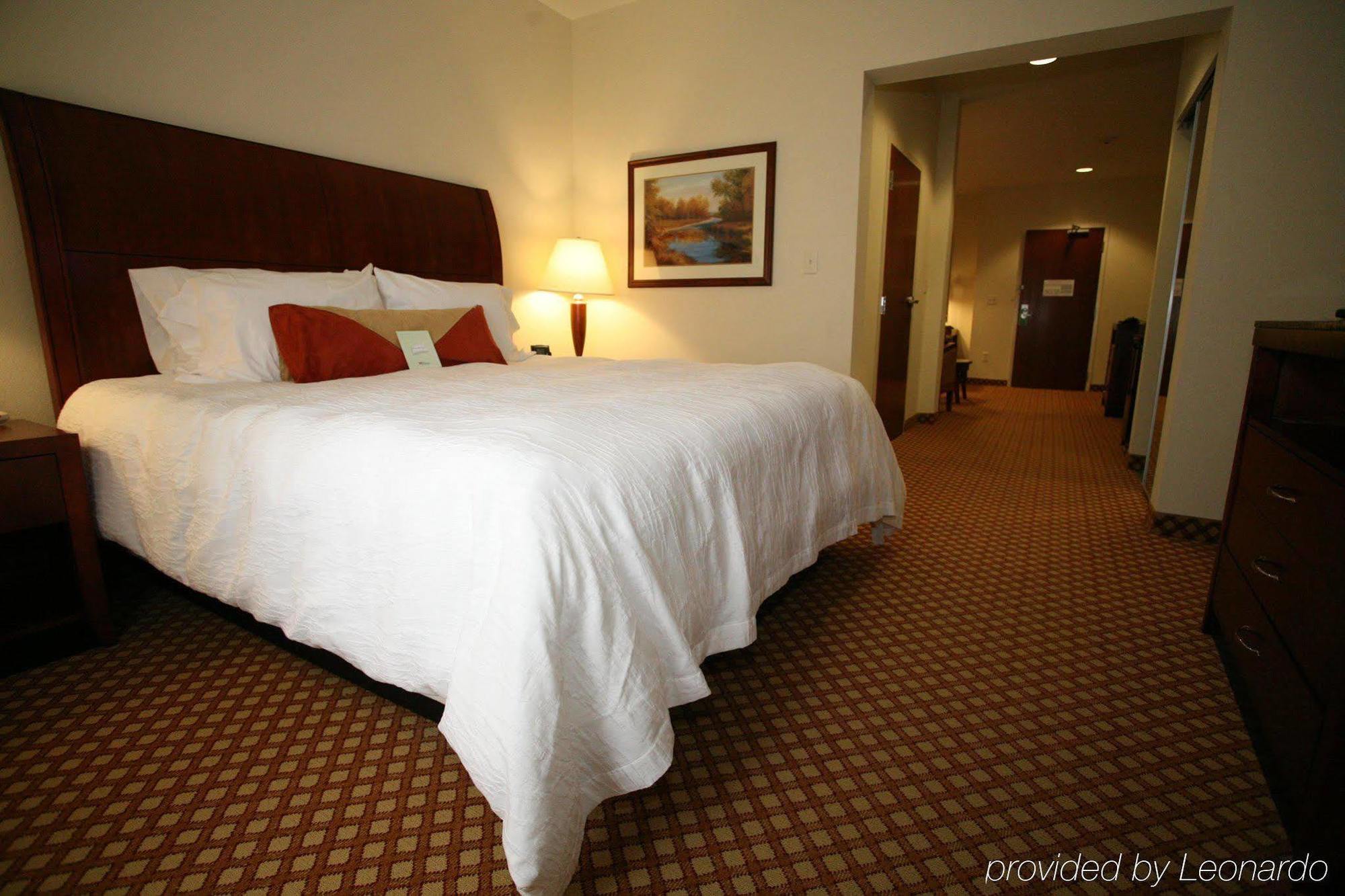 Hilton Garden Inn Elkhart Room photo