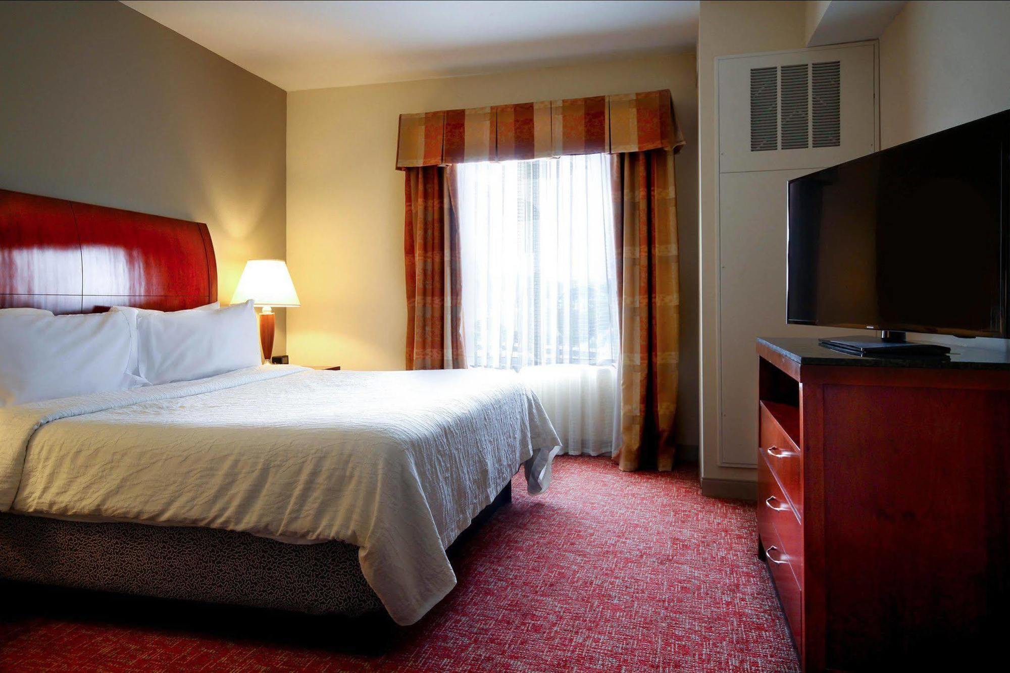 Hilton Garden Inn Elkhart Exterior photo
